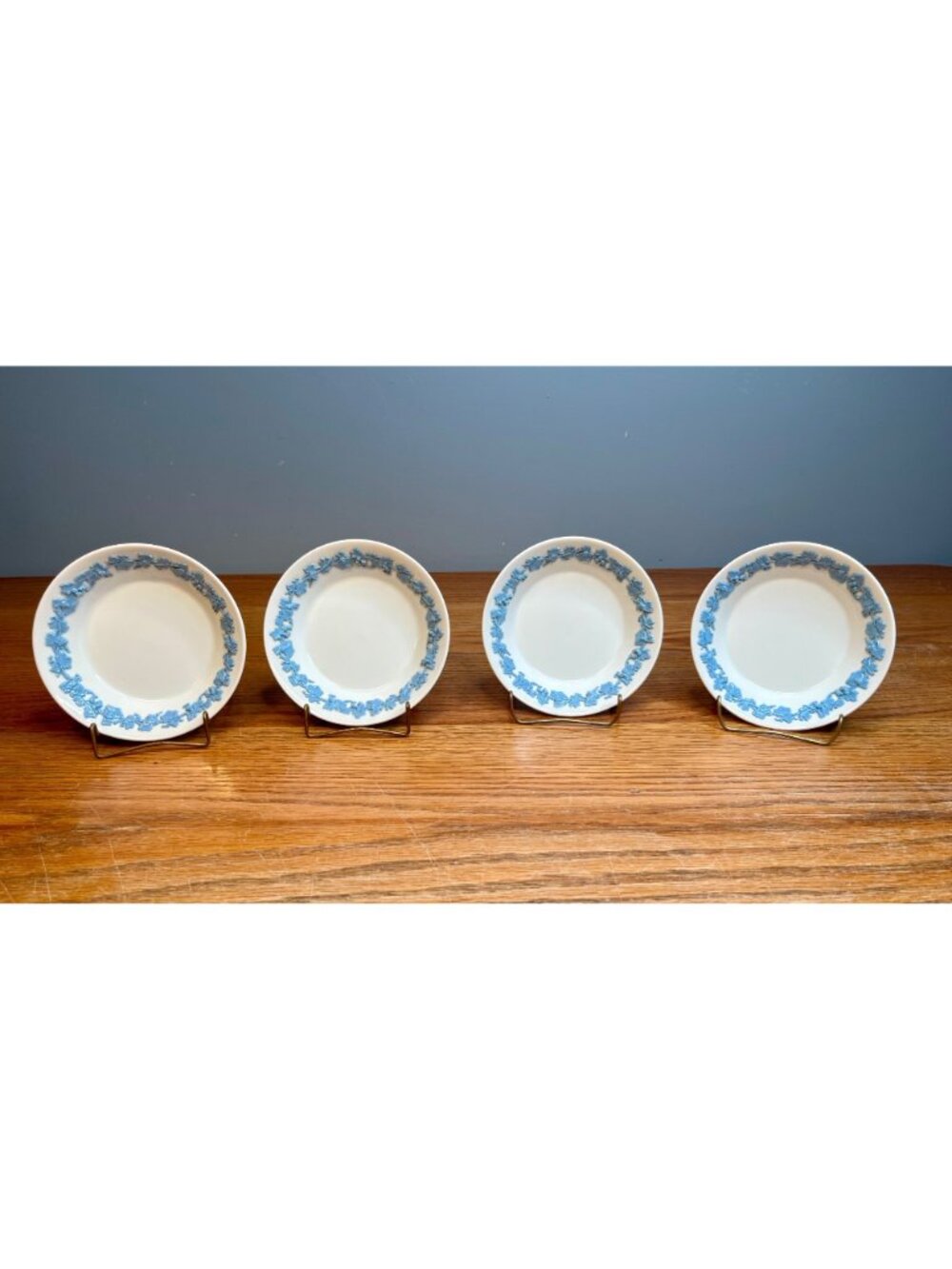 Set of 4 Wedgwood  Fruit Dessert Bowls 5" Lavender On Cream Plain Edge Embossed - Picture 2 of 16